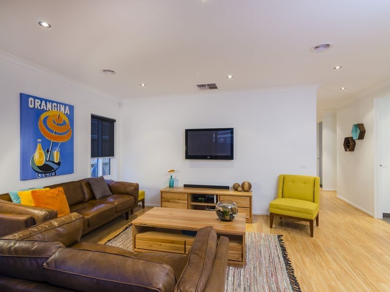 33 Lockheed Parade, Point Cook VIC 3030