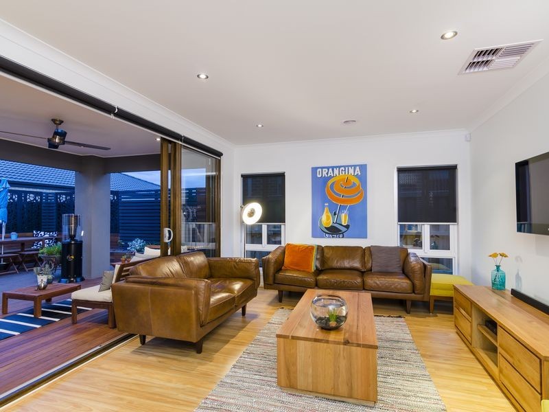 33 Lockheed Parade, Point Cook VIC 3030