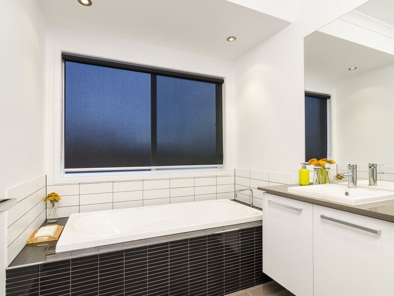 33 Lockheed Parade, Point Cook VIC 3030