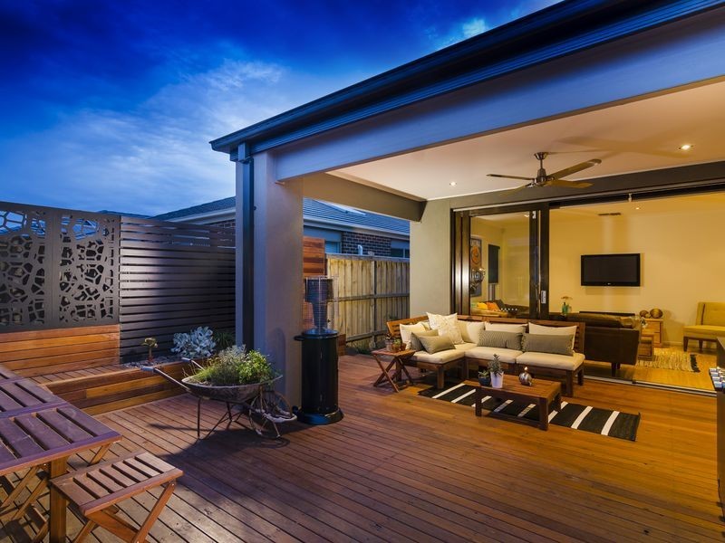 33 Lockheed Parade, Point Cook VIC 3030