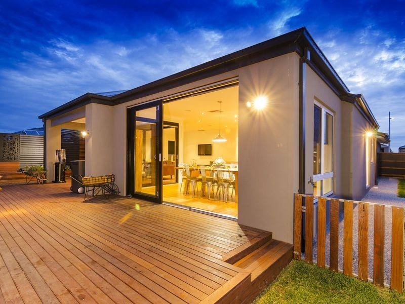 33 Lockheed Parade, Point Cook VIC 3030