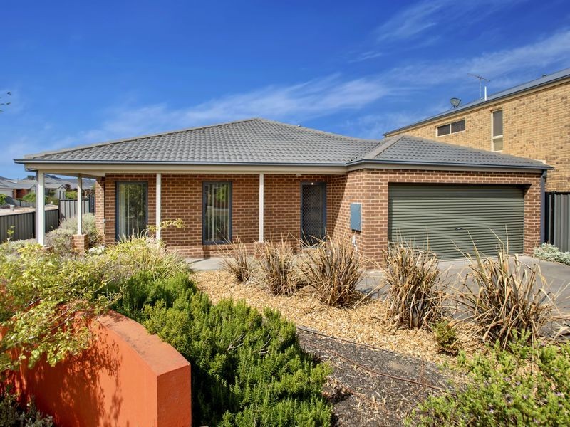 1 Bronhill Vista, Point Cook VIC 3030