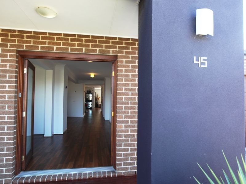 45 Barnstormer Boulevard, Point Cook VIC 3030