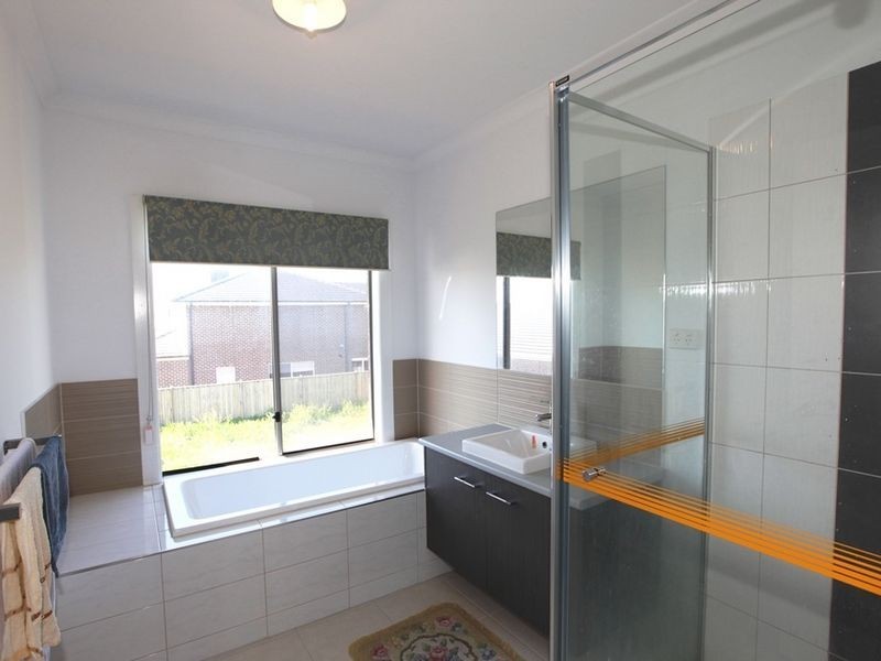 45 Barnstormer Boulevard, Point Cook VIC 3030