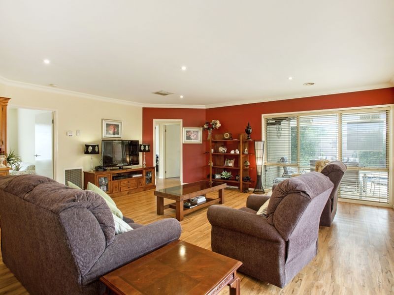 10 Sassari Court, Point Cook VIC 3030