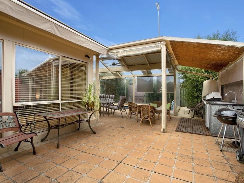 10 Sassari Court, Point Cook VIC 3030