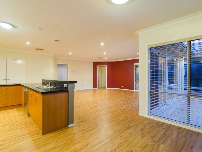 10 Sassari Court, Point Cook VIC 3030