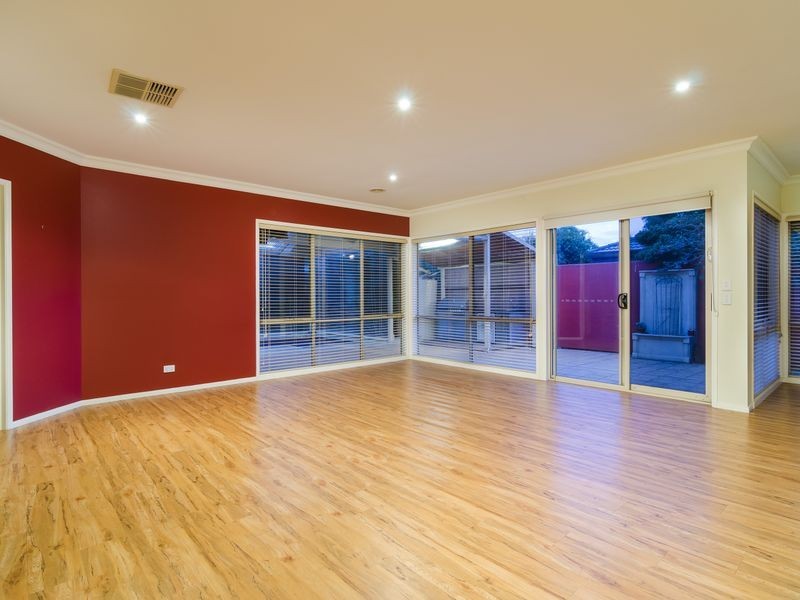 10 Sassari Court, Point Cook VIC 3030