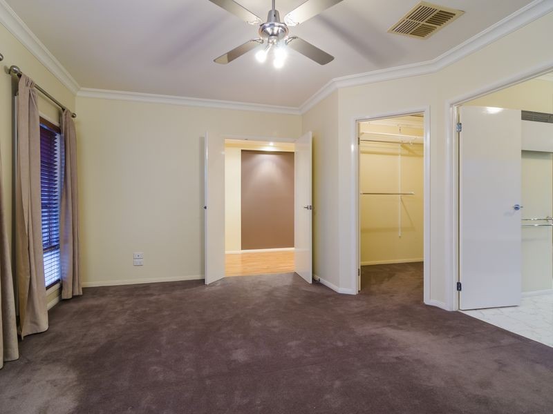 10 Sassari Court, Point Cook VIC 3030