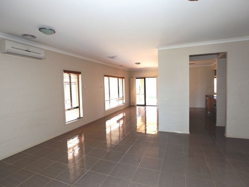 34 Shiraz Crescent, Point Cook VIC 3030