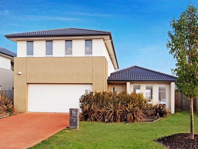 41 Montclair Street, Sanctuary Lakes VIC 3030