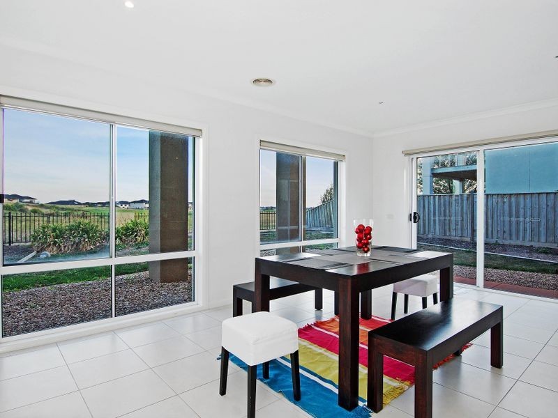 41 Montclair Street, Sanctuary Lakes VIC 3030