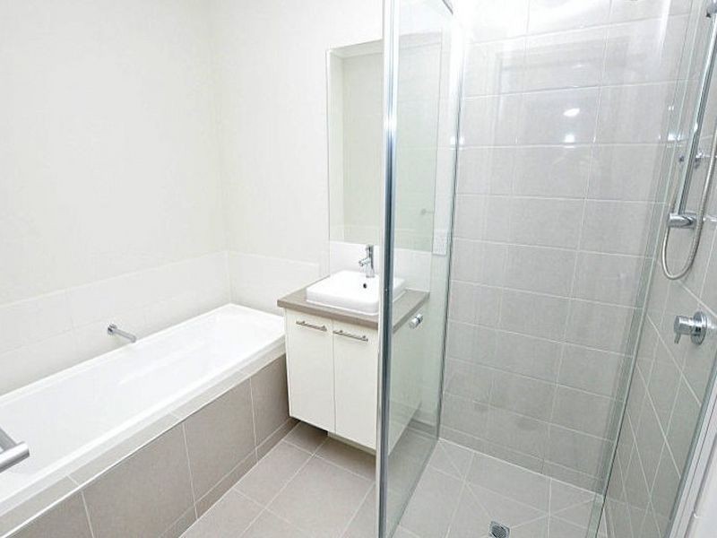19 Chessington Drive, Williams Landing VIC 3027