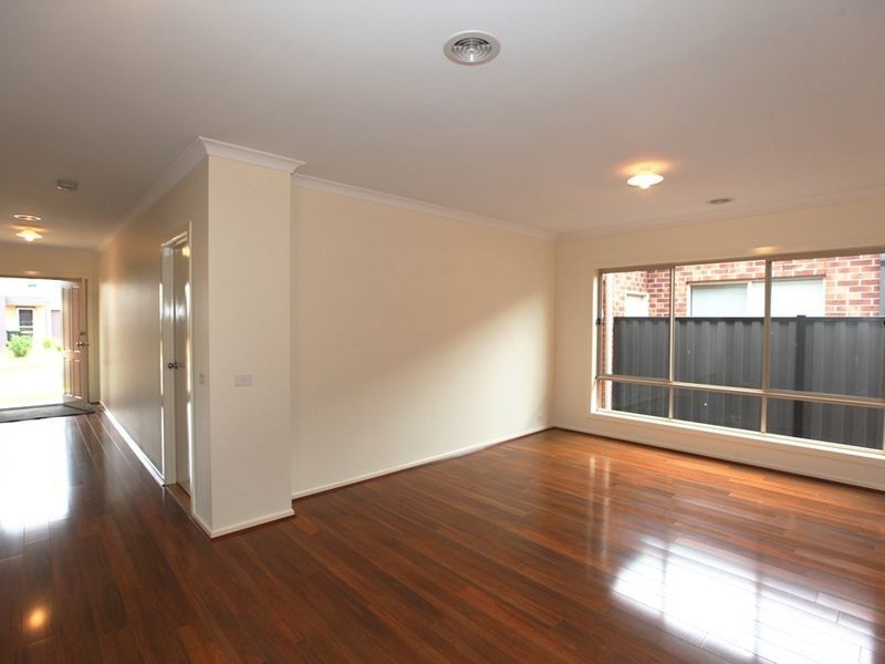 11 Victorking Drive, Point Cook VIC 3030