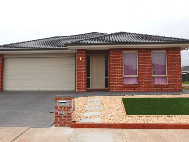 11 Victorking Drive, Point Cook VIC 3030