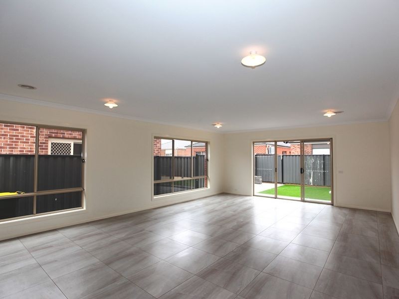 11 Victorking Drive, Point Cook VIC 3030