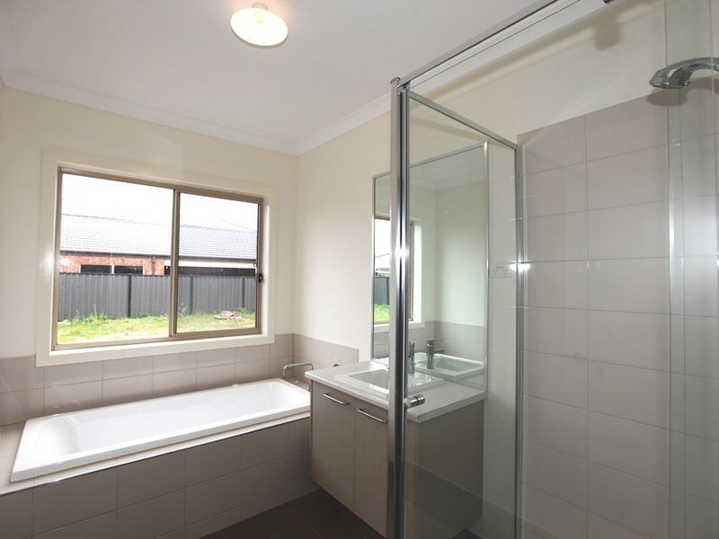 11 Victorking Drive, Point Cook VIC 3030