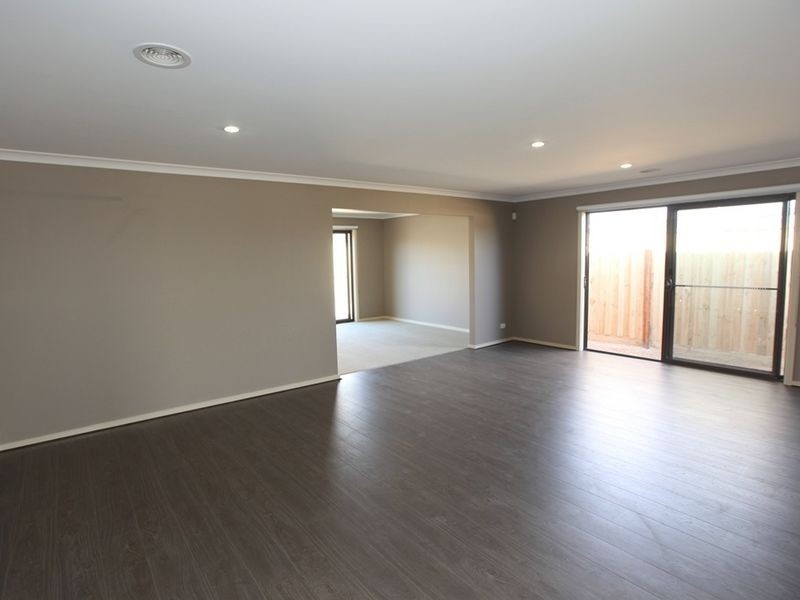 35 Runlet Drive, Point Cook VIC 3030