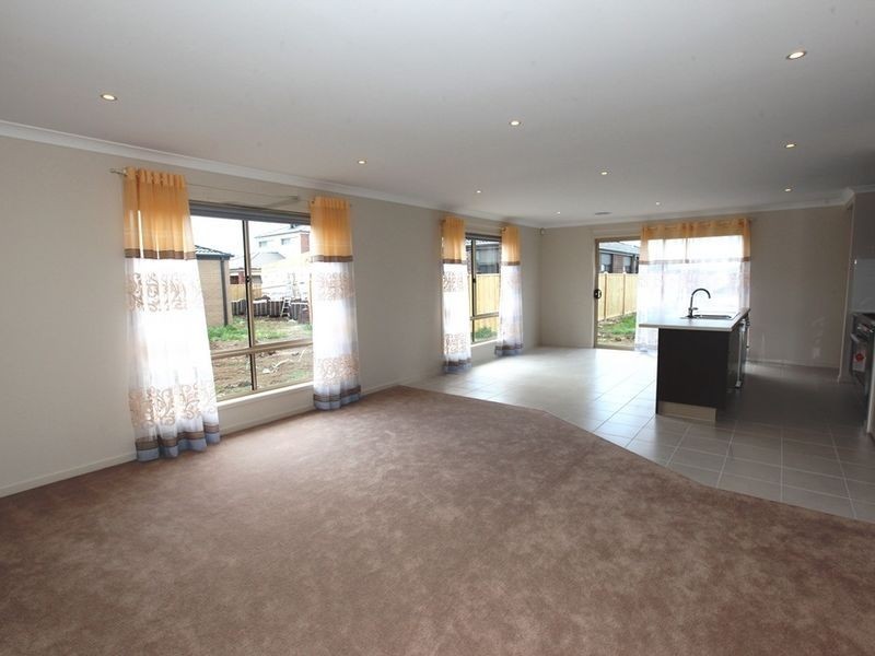 11 Farmers Way, Point Cook VIC 3030