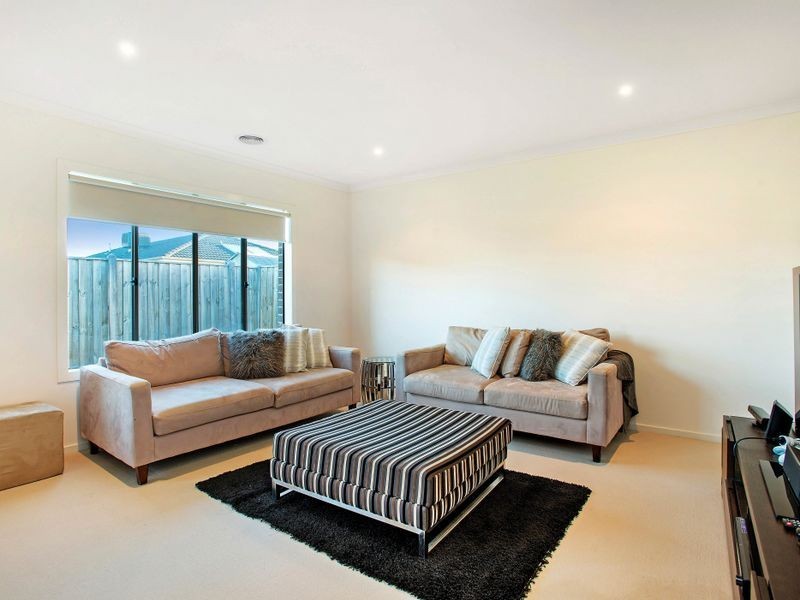 37 Fongeo Drive, Point Cook VIC 3030