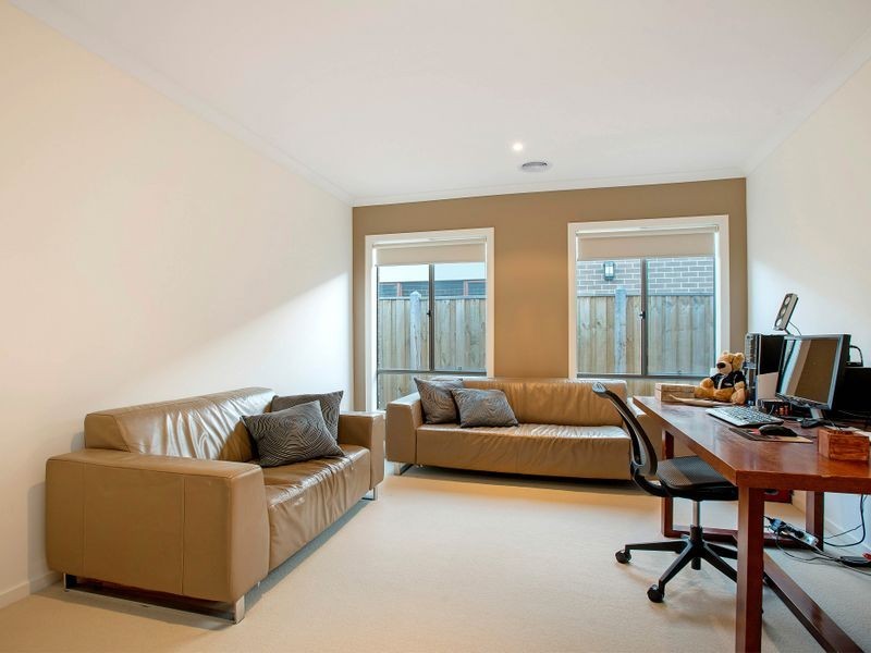 37 Fongeo Drive, Point Cook VIC 3030