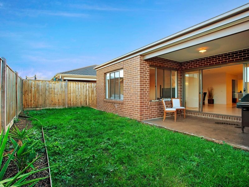 37 Fongeo Drive, Point Cook VIC 3030