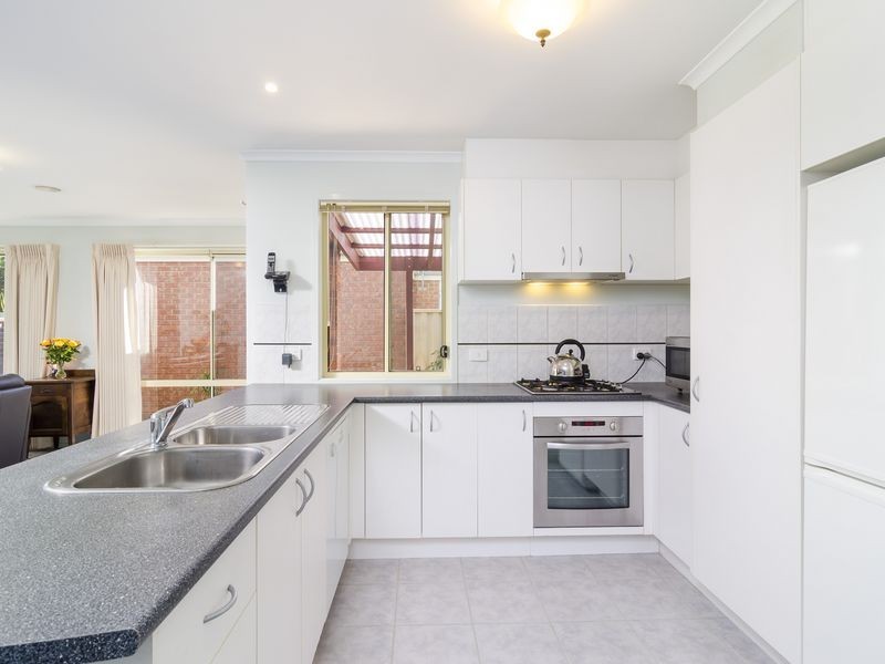 27 Arlington Way, Point Cook VIC 3030