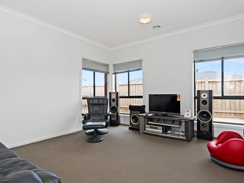 398 Boardwalk Boulevard, Point Cook VIC 3030