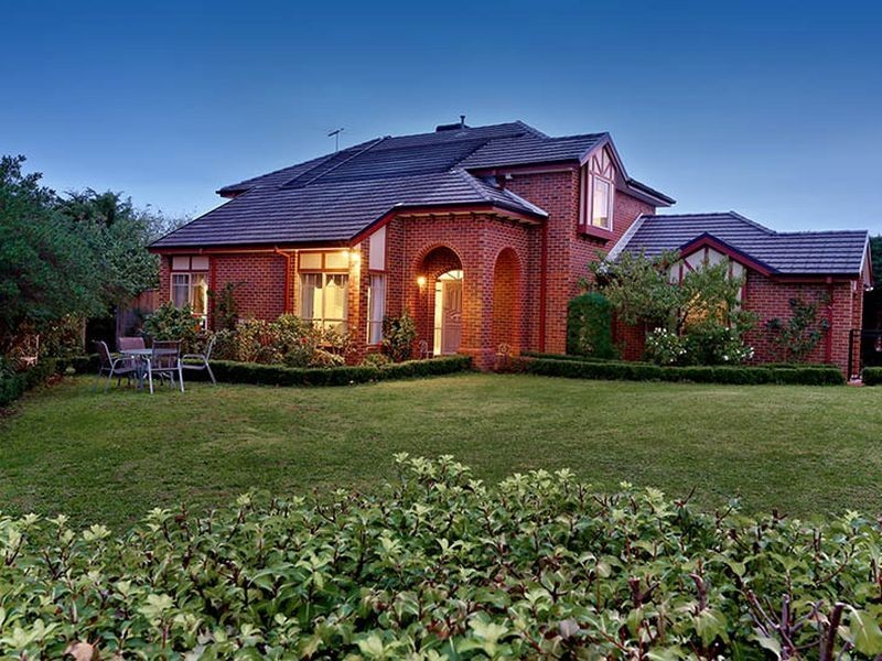 16 Fuchsia Crescent, Point Cook VIC 3030