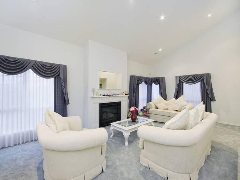 16 Fuchsia Crescent, Point Cook VIC 3030