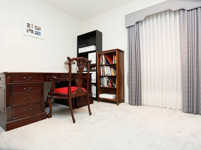 16 Fuchsia Crescent, Point Cook VIC 3030