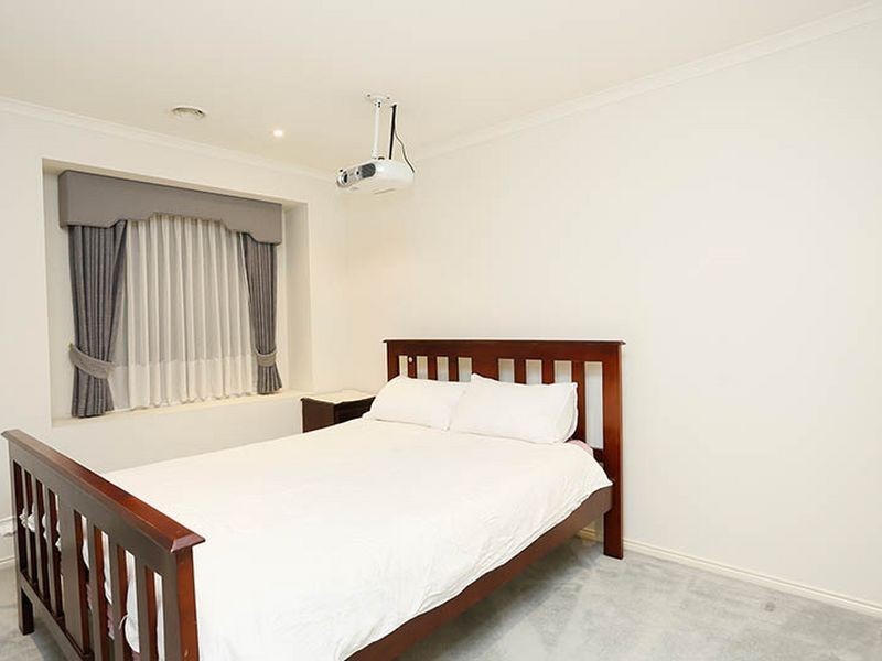 16 Fuchsia Crescent, Point Cook VIC 3030