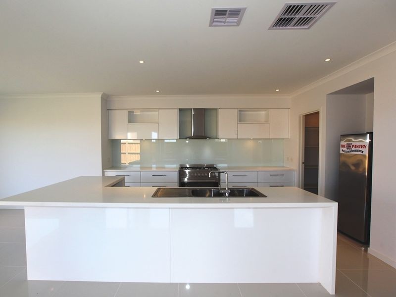 11 Aquatic Way, Werribee South VIC 3030