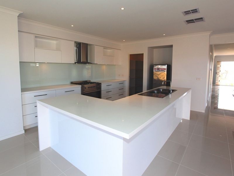 11 Aquatic Way, Werribee South VIC 3030