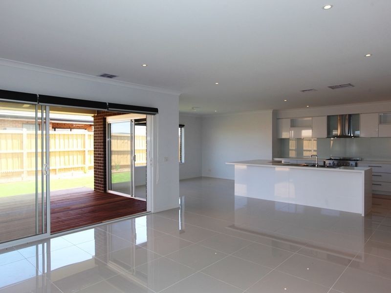 11 Aquatic Way, Werribee South VIC 3030