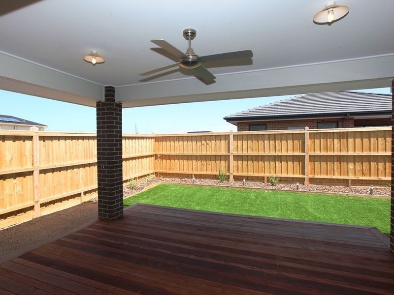 11 Aquatic Way, Werribee South VIC 3030