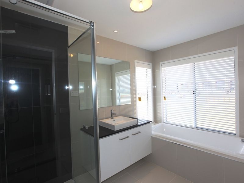 11 Aquatic Way, Werribee South VIC 3030