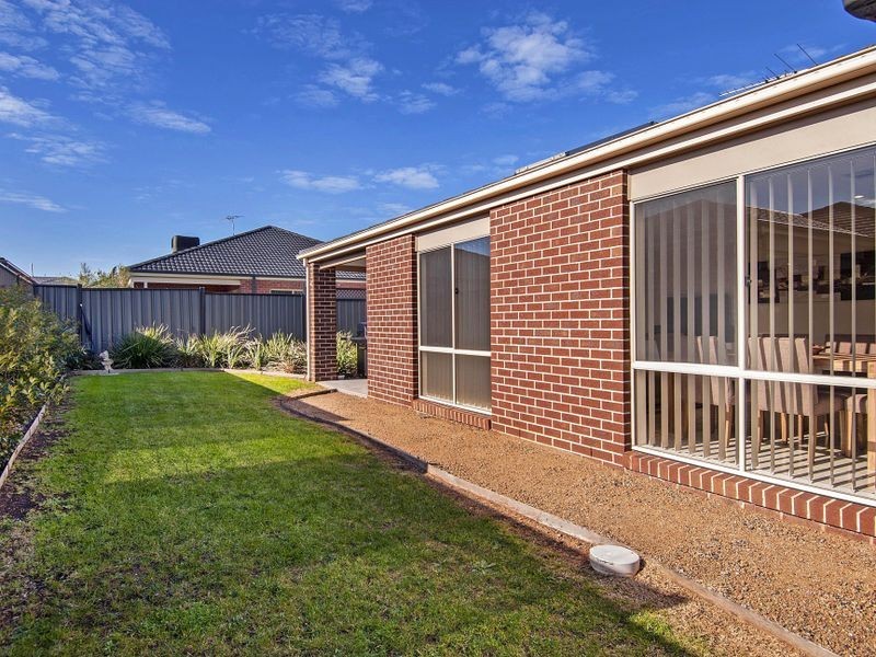 15 Bevan Court, Point Cook VIC 3030