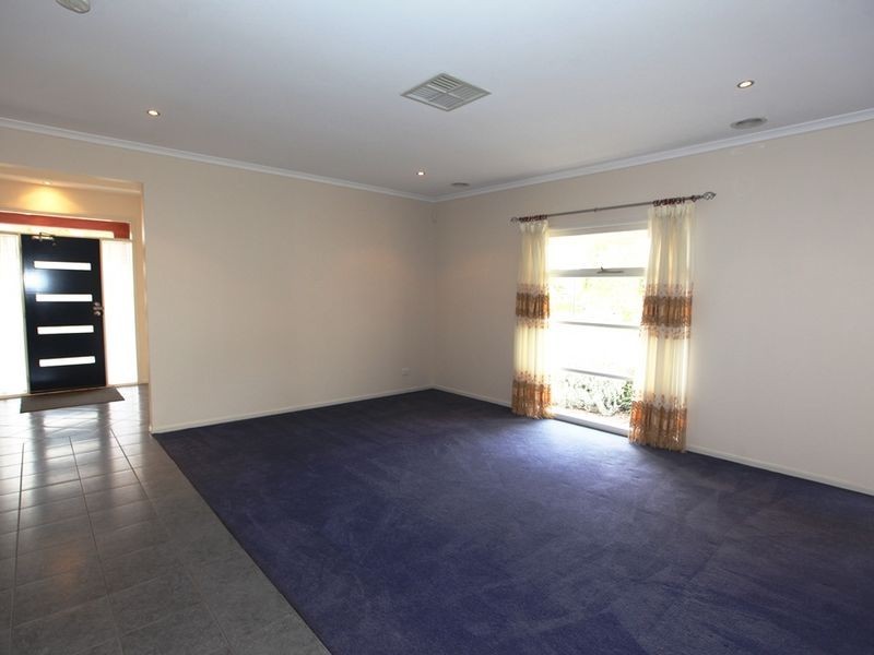 17 Lincoln Heath Boulevard, Point Cook VIC 3030