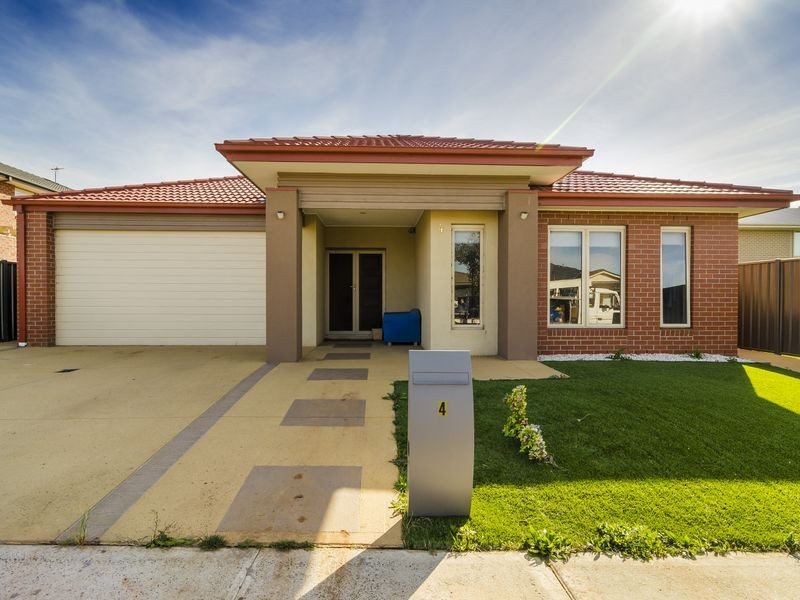 4 Fontana Avenue, Point Cook VIC 3030