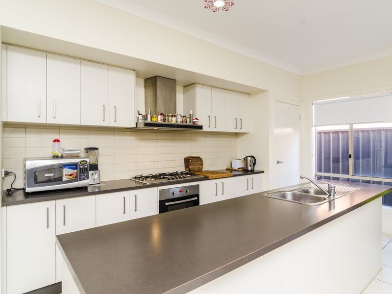 4 Fontana Avenue, Point Cook VIC 3030