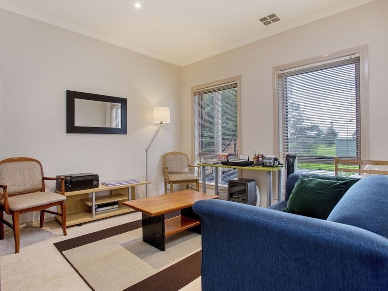4/15 Friar Park Place, Point Cook VIC 3030