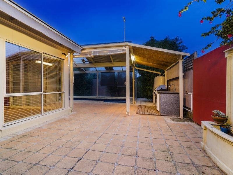 10 Sassari Court, Point Cook VIC 3030