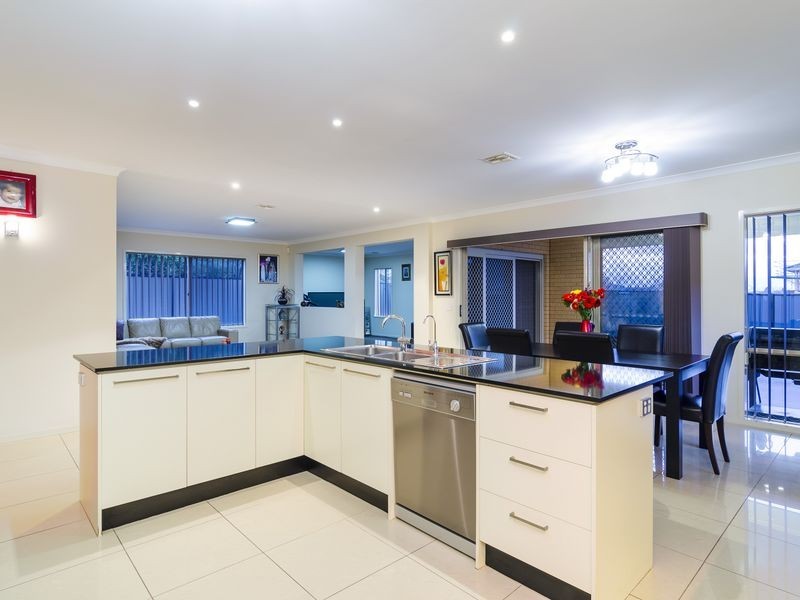 8 Spender Avenue, Point Cook VIC 3030