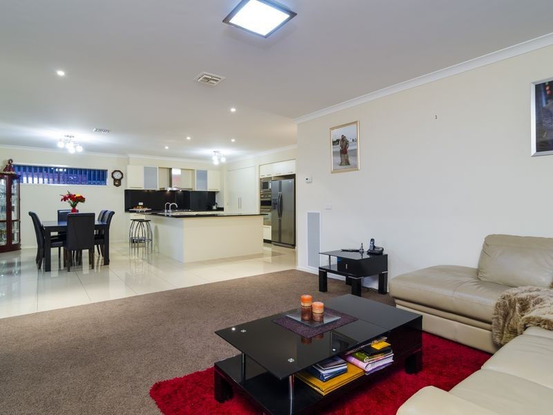 8 Spender Avenue, Point Cook VIC 3030