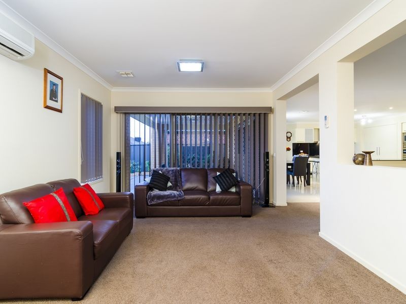 8 Spender Avenue, Point Cook VIC 3030