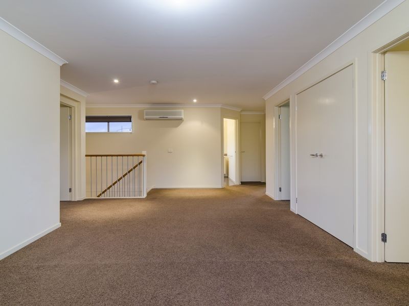 8 Spender Avenue, Point Cook VIC 3030