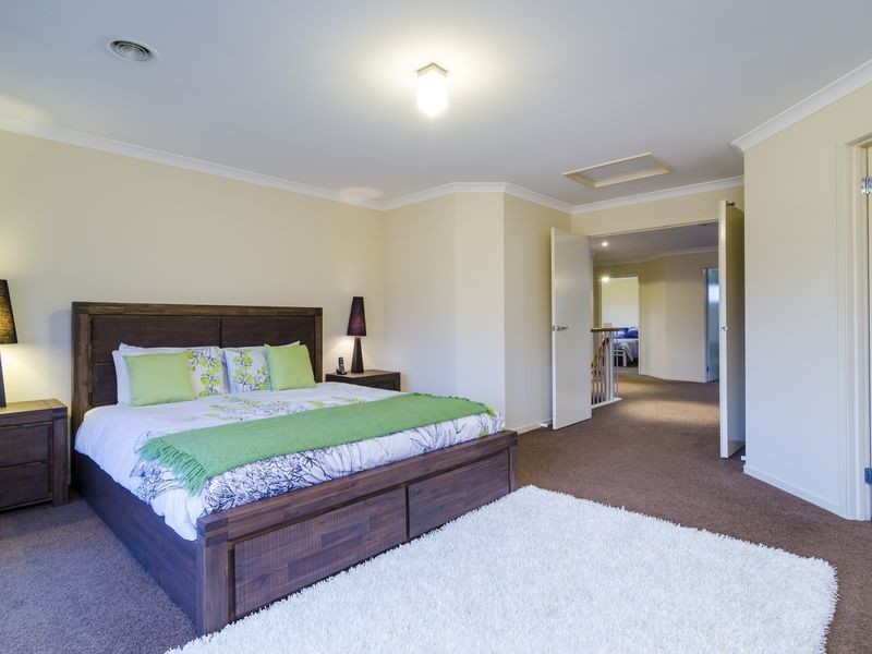 8 Spender Avenue, Point Cook VIC 3030