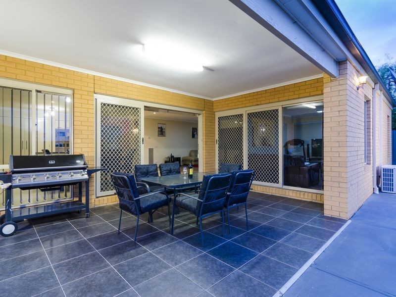 8 Spender Avenue, Point Cook VIC 3030