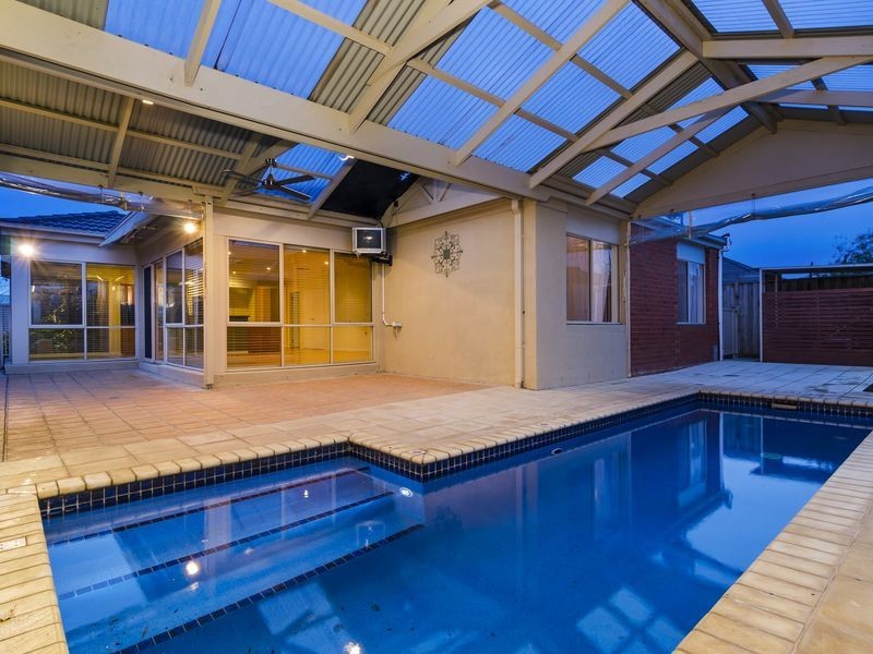 10 Sassari Court, Point Cook VIC 3030